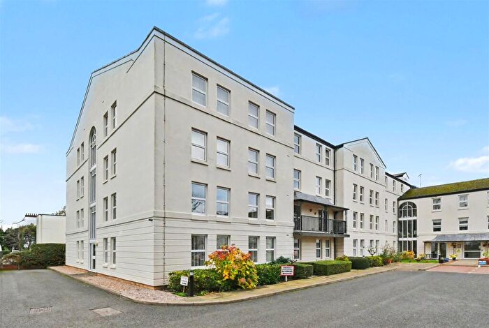 1 Bedroom Retirement Property For Sale In Oakfield House, Binswood Avenue, Leamington Spa, CV32