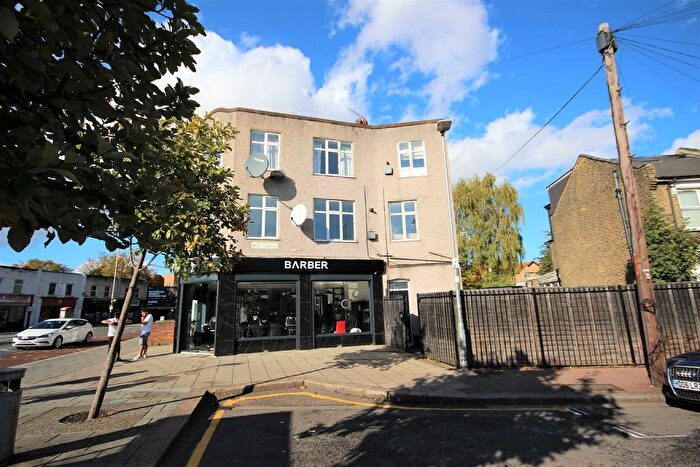 1 Bedroom Flat To Rent In Loxford Terrace, Barking, IG11