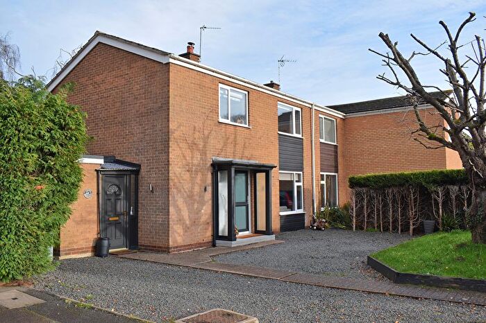 3 Bedroom Semi-Detached House For Sale In Wolfit Avenue, Balderton, NG24