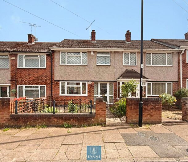 3 Bedroom Terraced House For Sale In Malmesbury Road, Whitmore Park, Coventry, CV6
