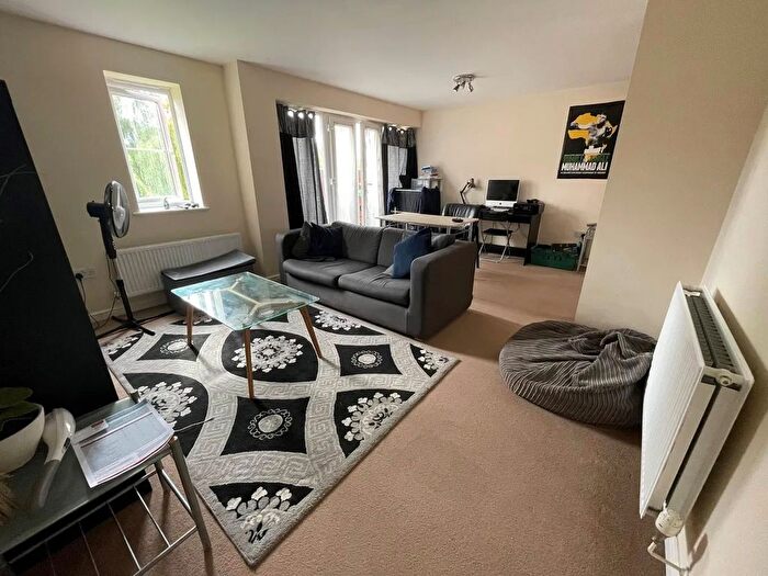 2 Bedroom Flat To Rent In Park Avenue, Mitcham, CR4