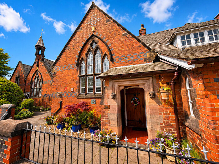 3 Bedroom Barn Conversion For Sale In Earlswood Mews, Hartford Road, Davenham, CW9