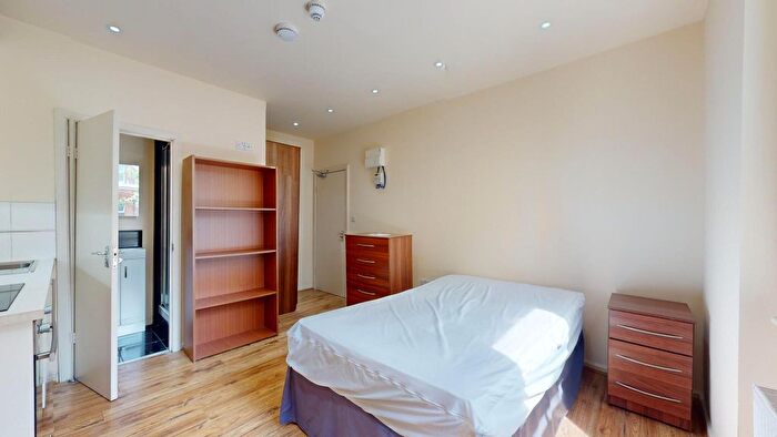 Studio To Rent In St. Pauls Avenue, London, NW2