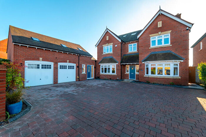 6 Bedroom Detached House For Sale In Causer Road, Barton Under Needwood, DE13