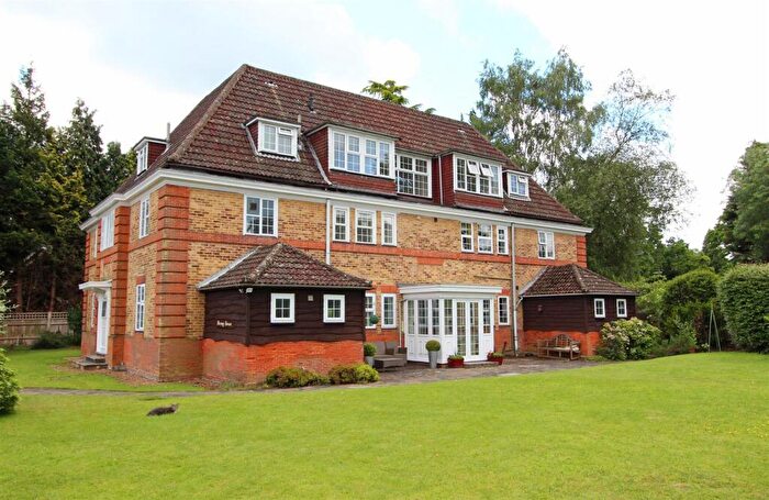 2 Bedroom Apartment To Rent In Walton On The Hill, KT20