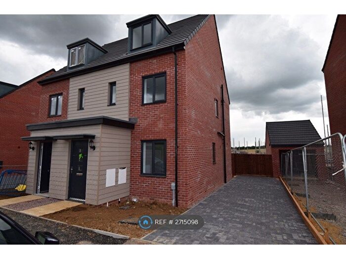 3 Bedroom Detached House To Rent In Fitzhugh Rise, Wellingborough, NN8