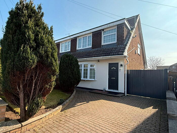 3 Bedroom Semi-Detached House For Sale In Mallory Avenue, Lydiate, L31