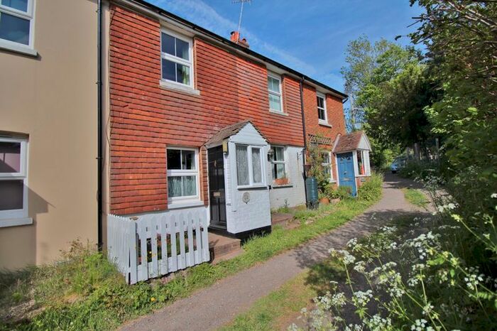 2 Bedroom Cottage For Sale In Station Hill, Wadhurst, TN5
