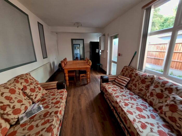 8 Bedroom Terraced House To Rent In Oak Tree Lane, Birmingham, B29