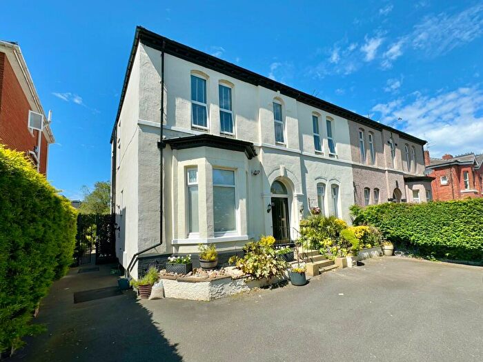 2 Bedroom Flat To Rent In Liverpool Road, Birkdale, Southport, PR8