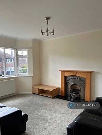 2 Bedroom Maisonette To Rent In Springfield Close, Stanmore, HA7