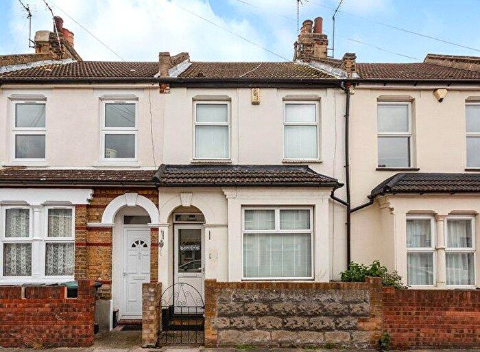 3 Bedroom Terraced House To Rent In Gordon Road, Northfleet, Gravesend, Kent, DA11
