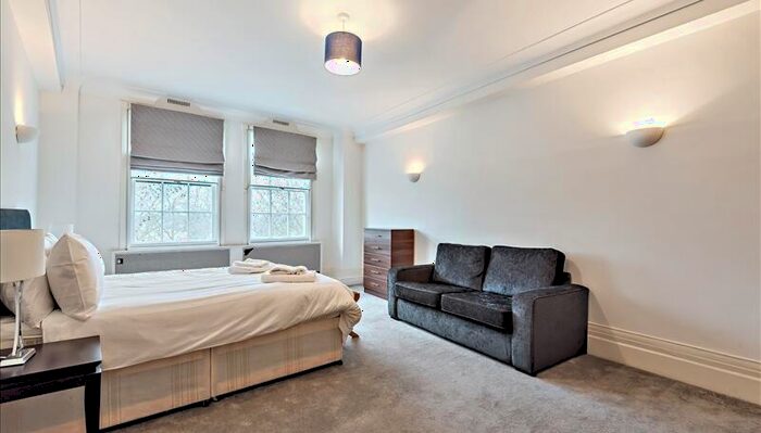 5 Bedroom Apartment To Rent In Strathmore Court, Park Road, St Johns Wood, London, NW8