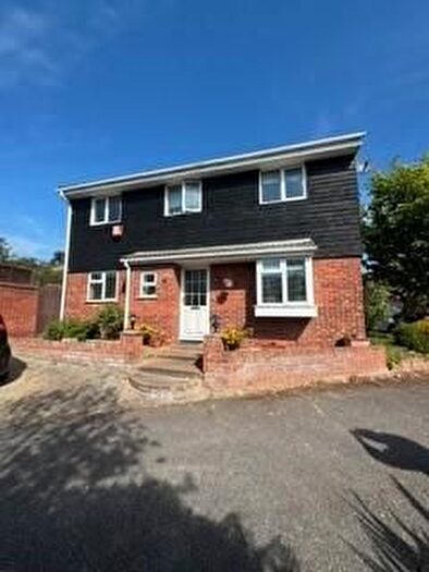 4 Bedroom Detached House For Sale In Elmbourne Drive, Belvedere, DA17