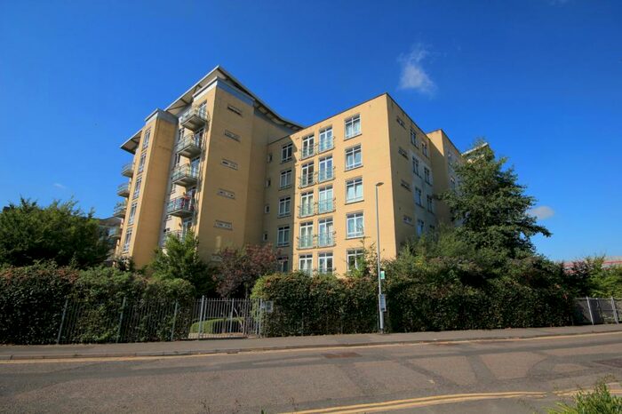 2 Bedroom Apartment To Rent In The Meridian, Kenavon Drive, Reading, Berkshire, RG1