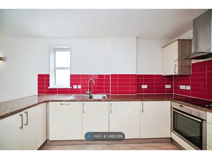 1 Bedroom Flat To Rent In Lyndale House, Kingston Upon Thames, KT1