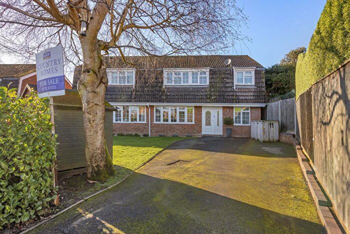 4 Bedroom Semi-Detached House For Sale In The Brucks, Wateringbury, ME18