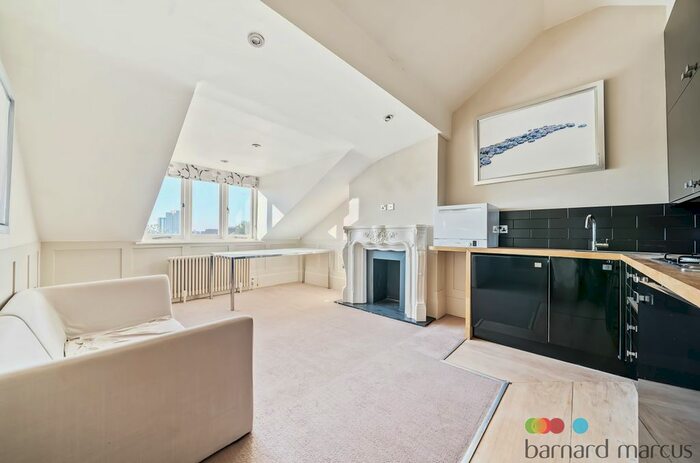 2 Bedroom Flat To Rent In Caudwell Terrace, Westover Road, London, SW18