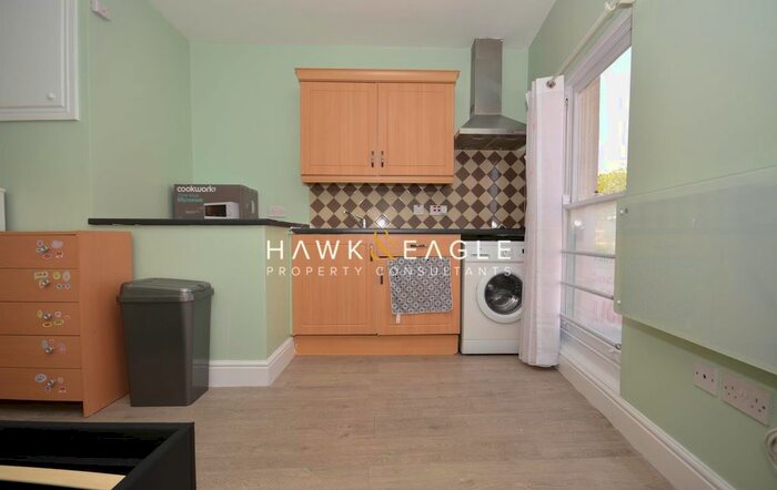 Studio To Rent In Commercial Road, London, E1