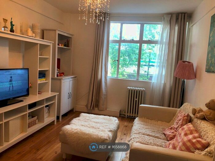 1 Bedroom Flat To Rent In Romney Court, London, W12