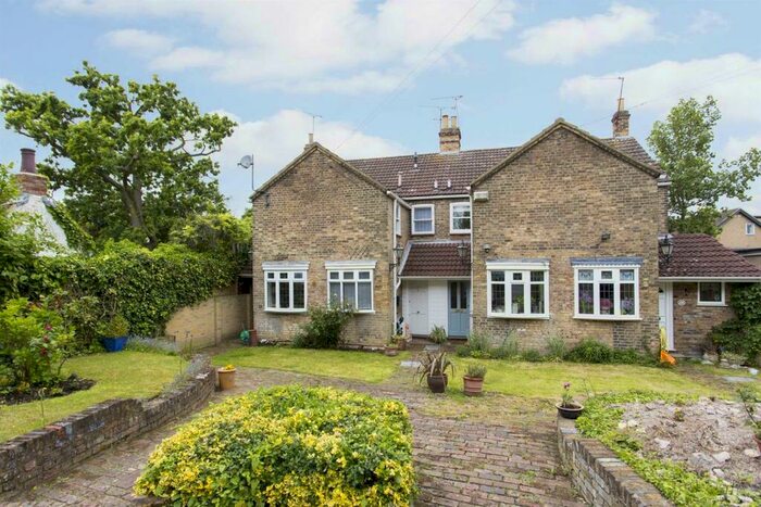 2 Bedroom Cottage To Rent In High Road, Chigwell, Essex, IG7