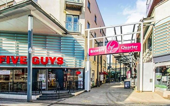 1 Bedroom Flat To Rent In Caroline Street, Cardiff, CF10