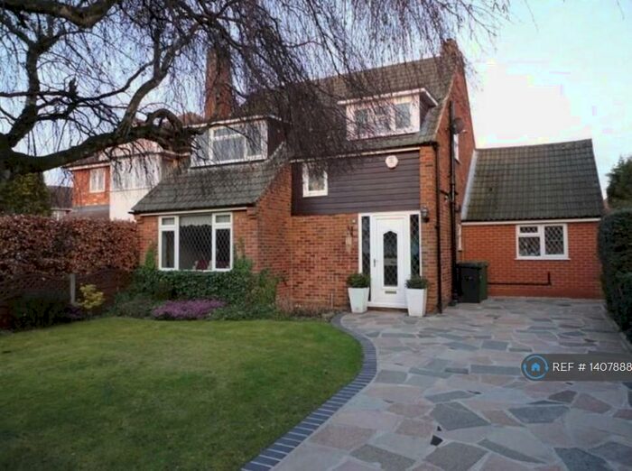 4 Bedroom Detached House To Rent In Farringford Close, St. Albans, AL2