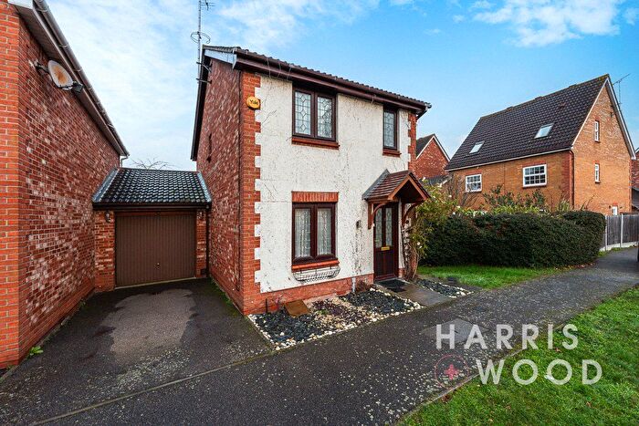 3 Bedroom Semi-Detached House To Rent In Puffin Close, Wickford, Essex, SS12