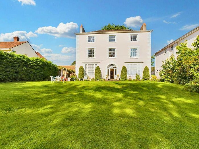 1 Bedroom Flat For Sale In New Market Street, Usk, NP15