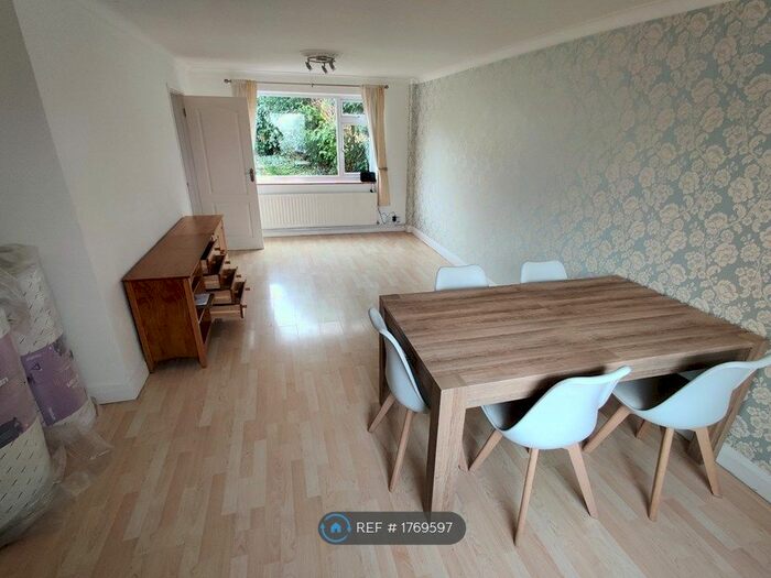 3 Bedroom Semi-Detached House To Rent In Tedder Road, Tunbridge Wells, TN4