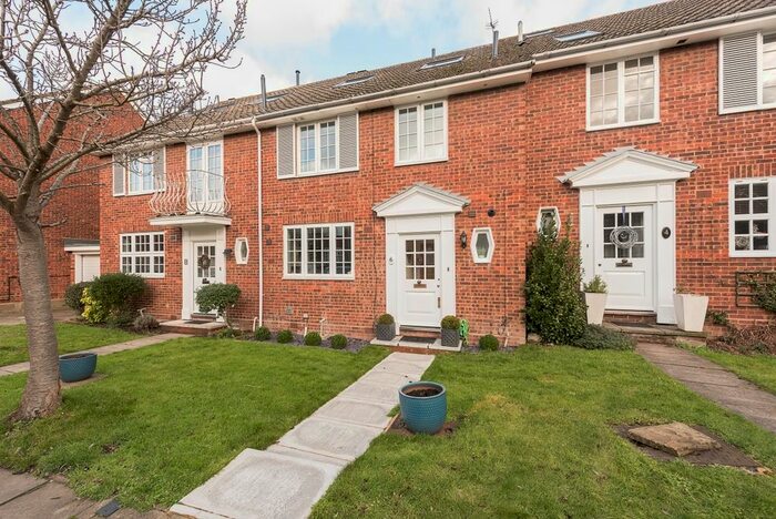 4 Bedroom Terraced House To Rent In Prae Close, St.Albans, AL3