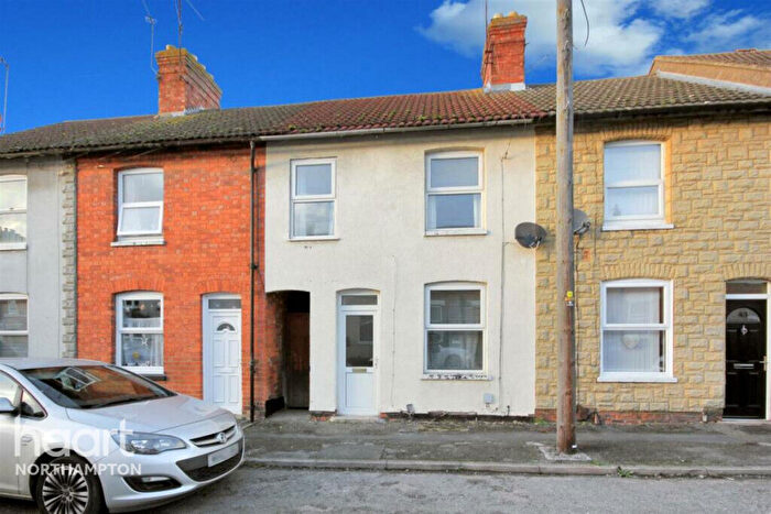 3 Bedroom Terraced House To Rent In Roberts Street, Rushden, NN10