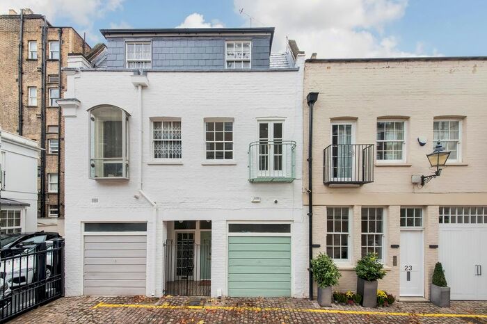 2 Bedroom Mews To Rent In Queen's Gate Mews, South Kensington, London, SW7