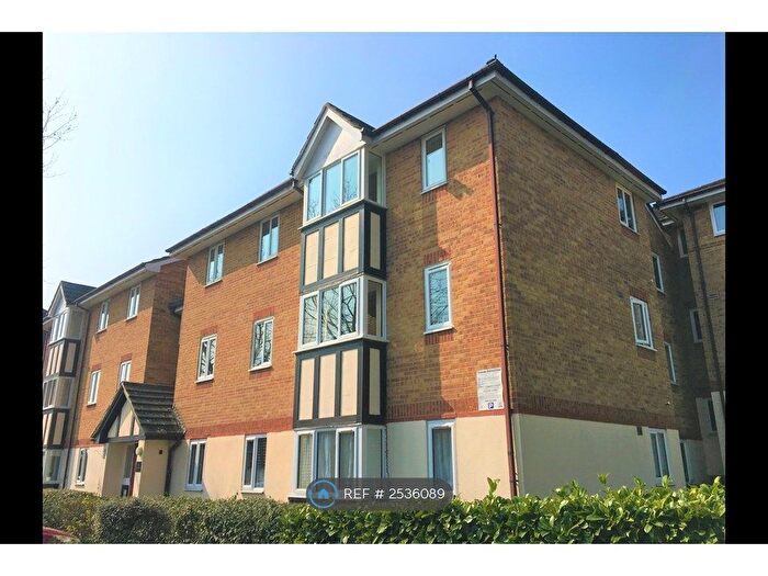 2 Bedroom Flat To Rent In Essex, Epping, CM16
