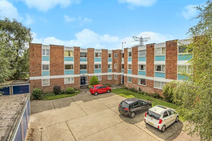 2 Bedroom Flat To Rent In Osney Island, Oxford, OX2