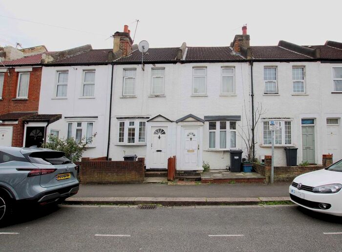 3 Bedroom Property To Rent In Myrtle Road, Hounslow, TW3
