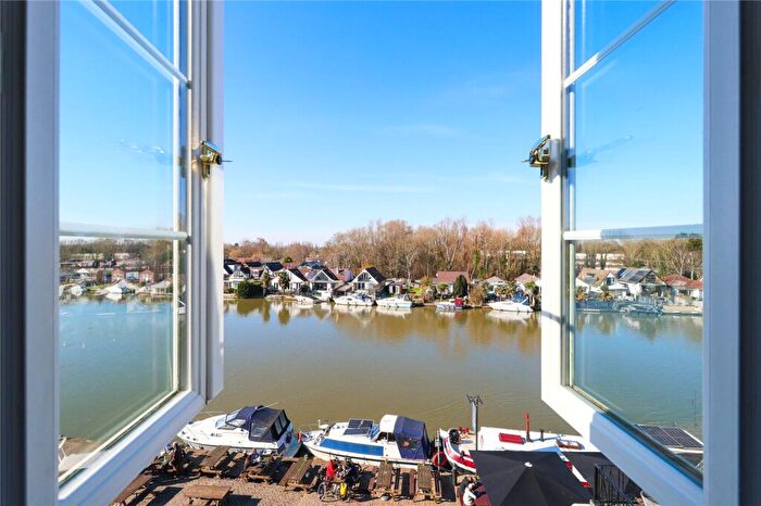 3 Bedroom End Of Terrace House To Rent In Manor Road, Walton-on-Thames, Surrey, KT12
