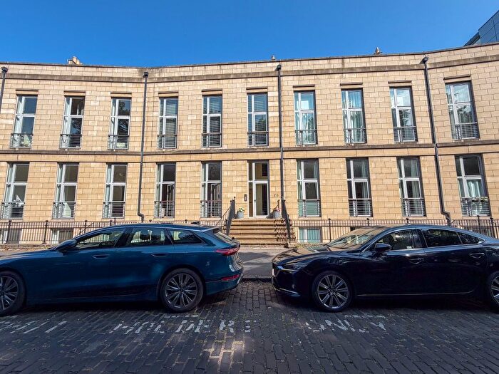 3 Bedroom Flat To Rent In Hopetoun Crescent, Bellevue, Edinburgh, EH7