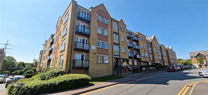 1 Bedroom Flat For Sale In Black Eagle Drive, Northfleet, Gravesend, Kent, DA11