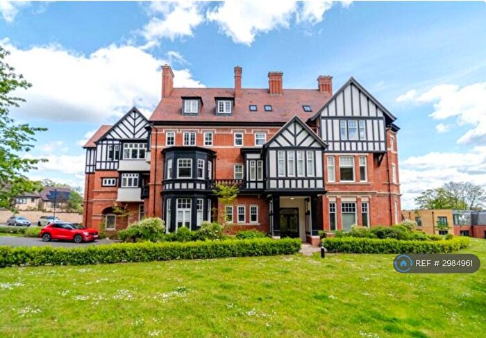 2 Bedroom Penthouse To Rent In Manor House, Birmingham, B31