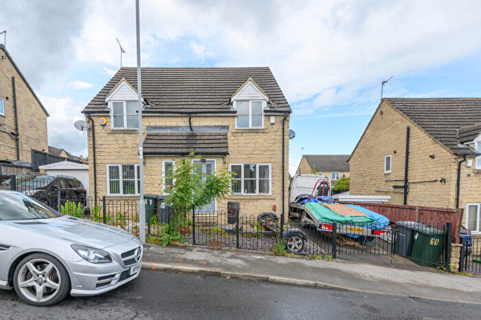 2 Bedroom Property For Sale In Cavendish Road, Bradford, BD10