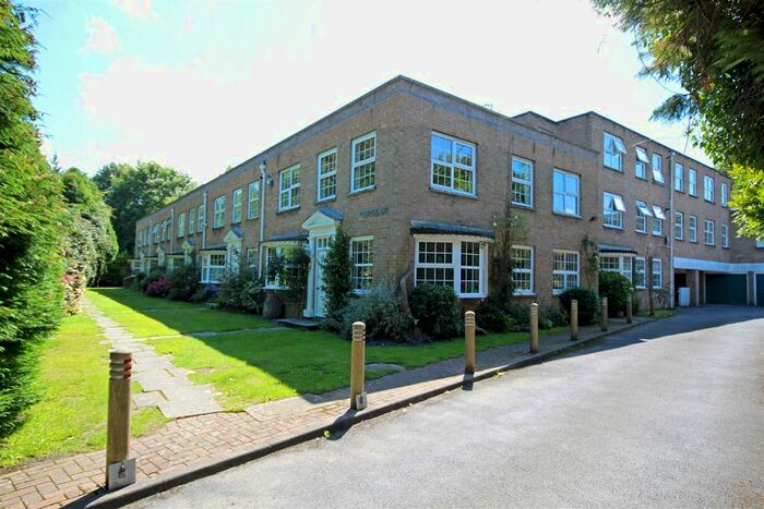 2 Bedroom Flat To Rent In Grosvenor Mews, Southampton Road, Lymington, SO41