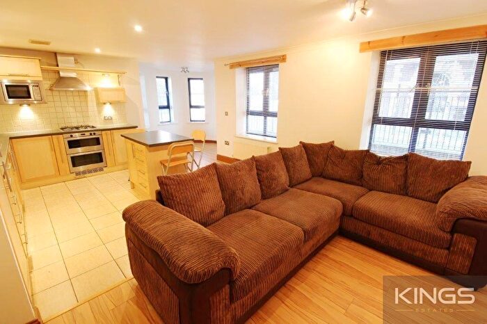 3 Bedroom Flat To Rent In Canute Road, Southampton, SO14