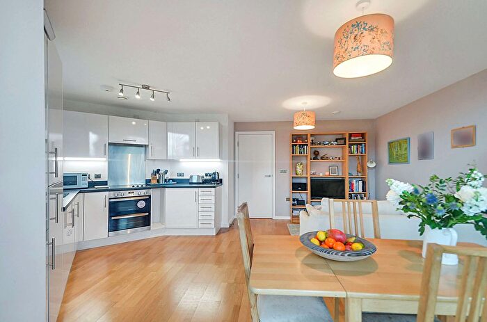 2 Bedroom Flat For Sale In Parkside Avenue, London, SE10