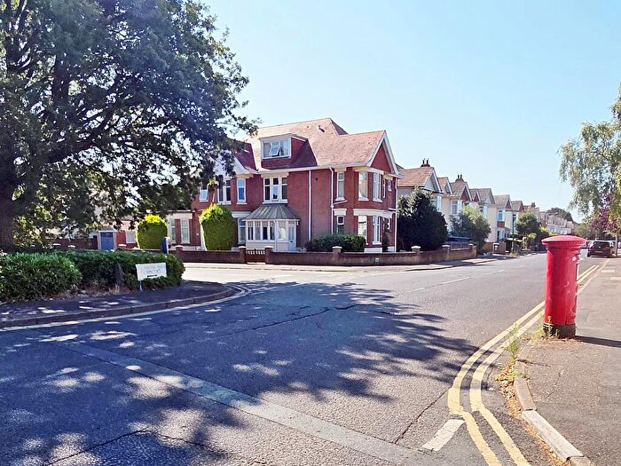 2 Bedroom Flat For Sale In Queens Park West Drive, Queens Park, Bournemouth, Dorset, BH8