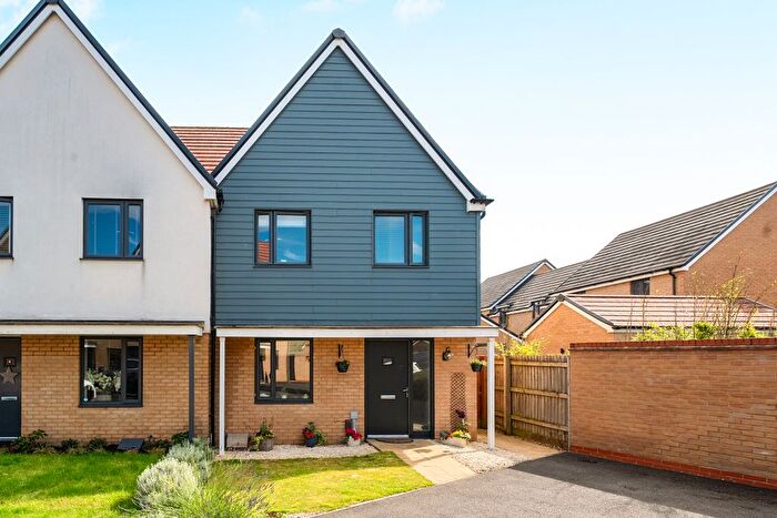 3 Bedroom Semi-Detached House For Sale In Goff Place, Wootton, MK43