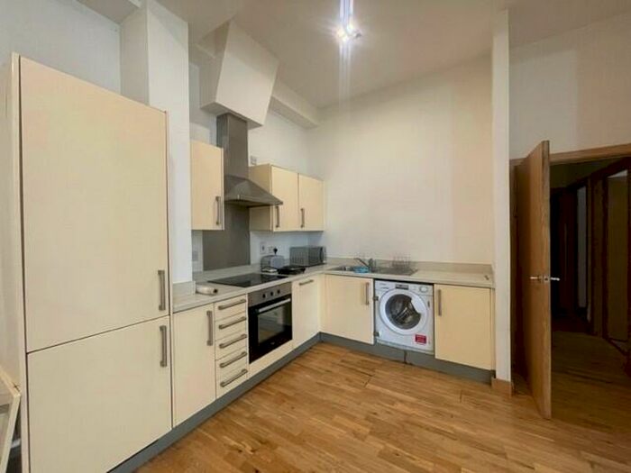 2 Bedroom Property To Rent In Longbridge Road, Dagenham, Essex, RM8