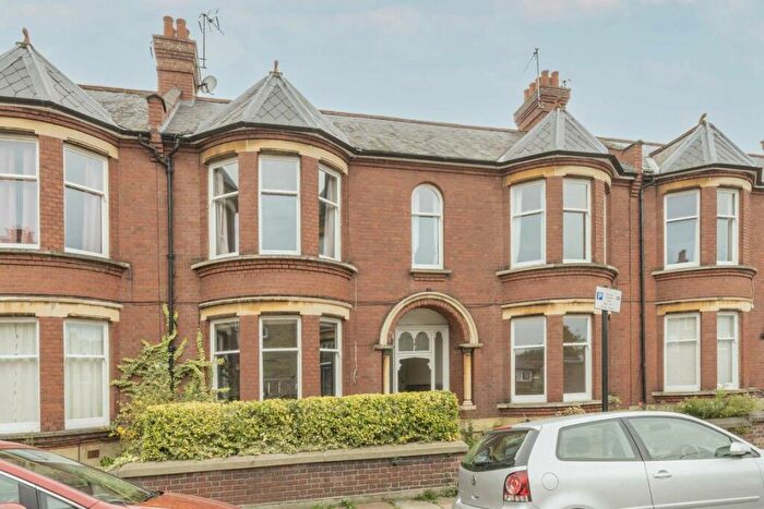 2 Bedroom Flat To Rent In Radbourne Road, Balham, SW12