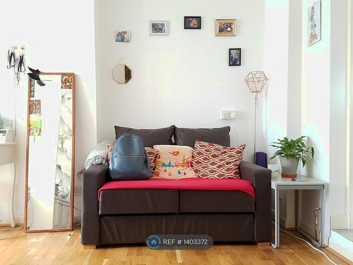 1 Bedroom Flat To Rent In Shepherds Bush, London, W12