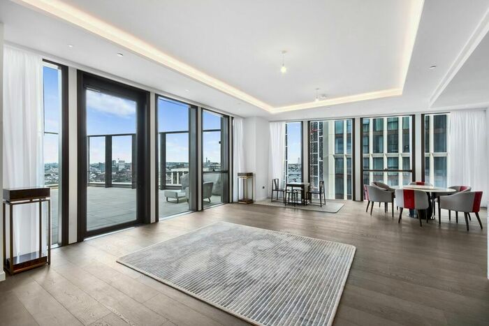 3 Bedroom Flat To Rent In Carnation Way, London, SW8